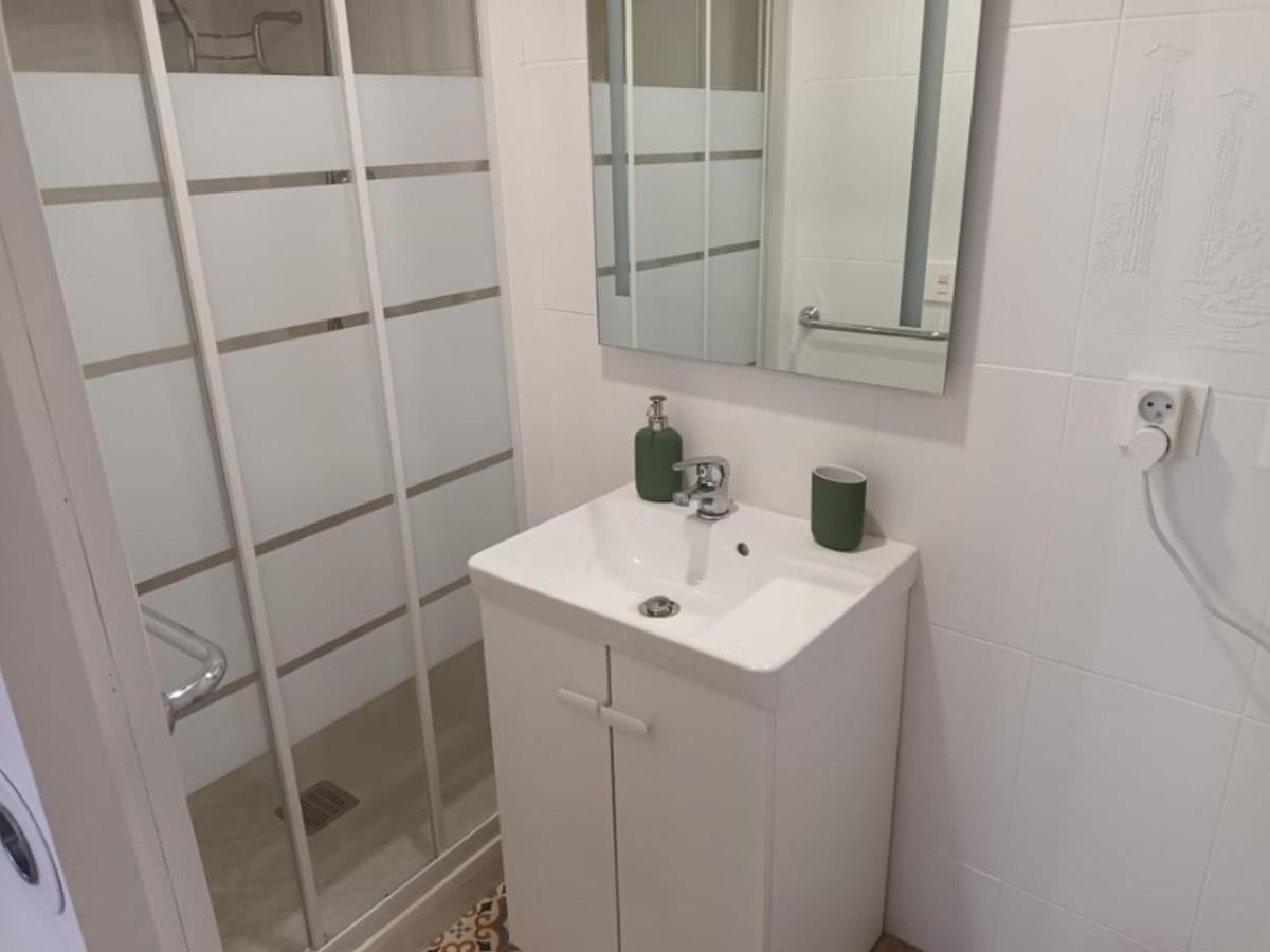Appartement T2 Renove, Centre-Ville Hendaye, Proche Baie, Sans Ascenseur, Balcon, Calme, Wifi Non Inclus - Fr-1-239-850 Εξωτερικό φωτογραφία